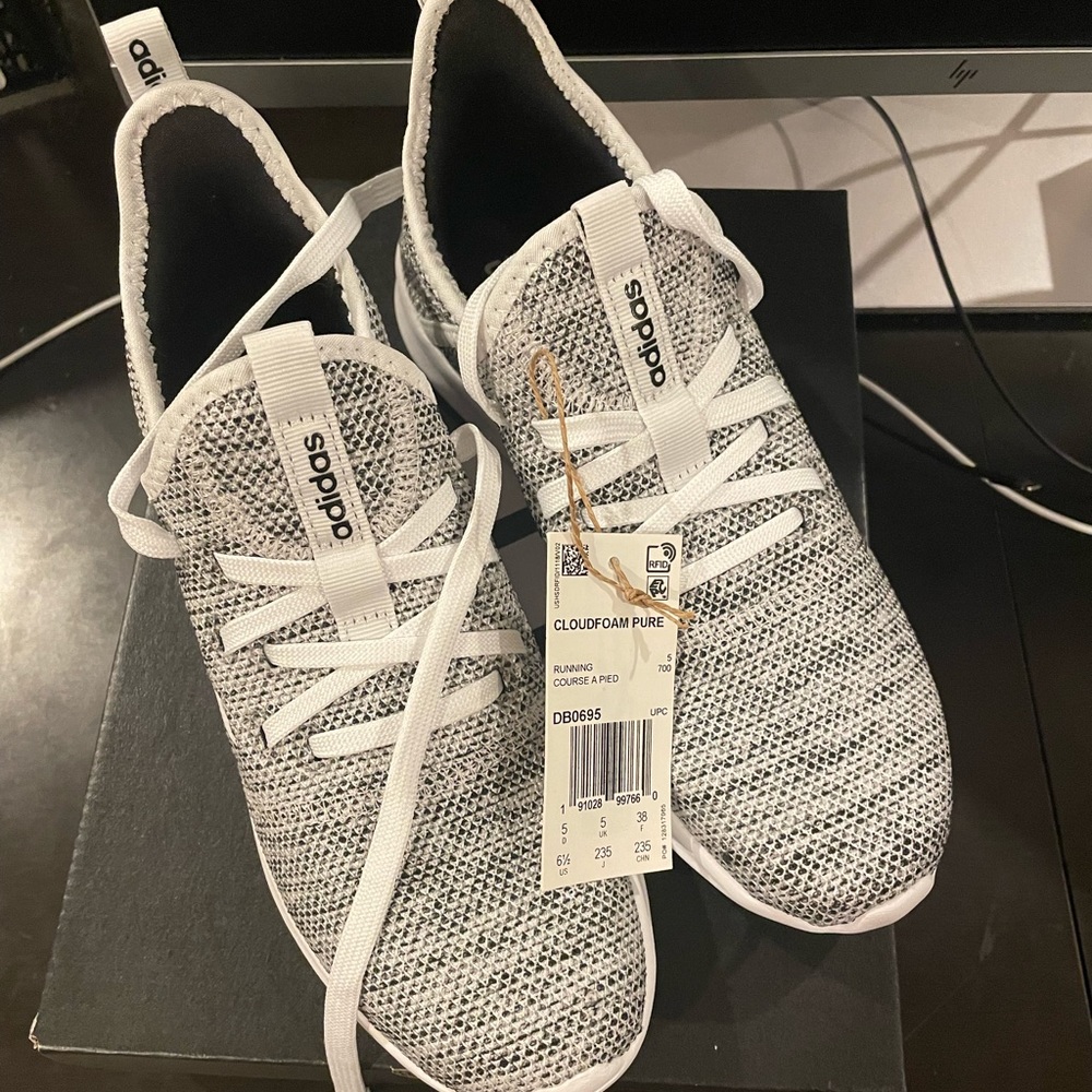 NWT Adidas CloudFoam Pure Size 6.5